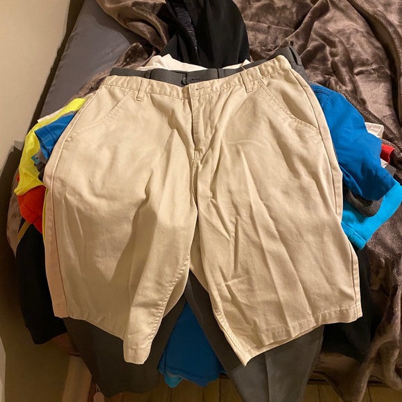 Clothes for sell. Don’t fit anymore - Picture 7 of 12